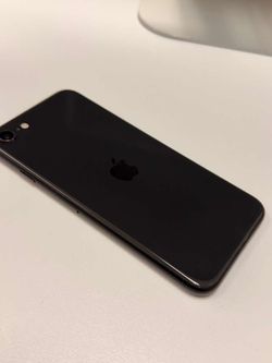 iPhone SE 2020 Black 64 GB Unlocked For All Carriers