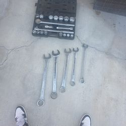 Jumbo Socket And Wrench Set 