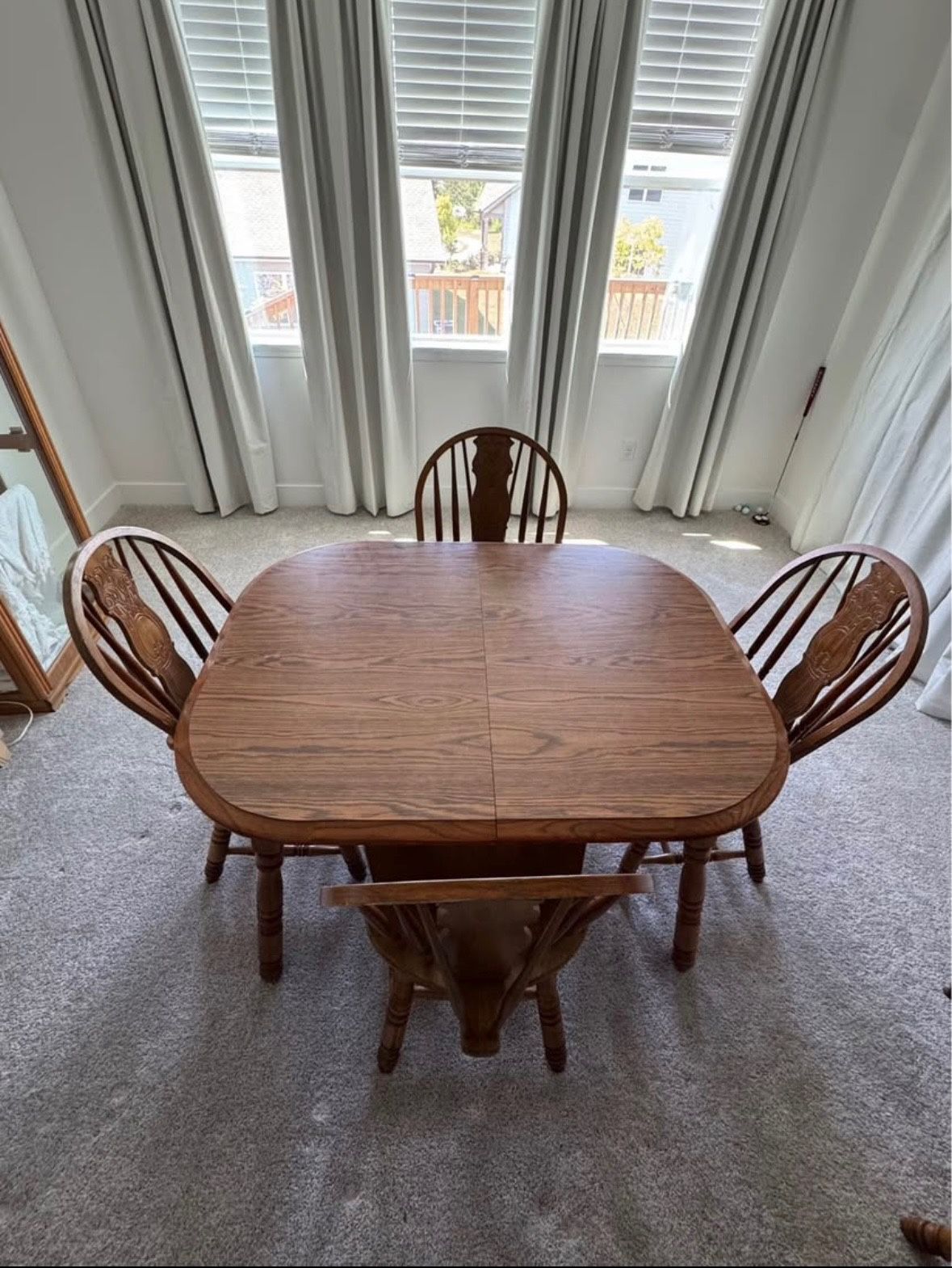 Wood dining/kitchen Table + Leaf + 6 Chairs