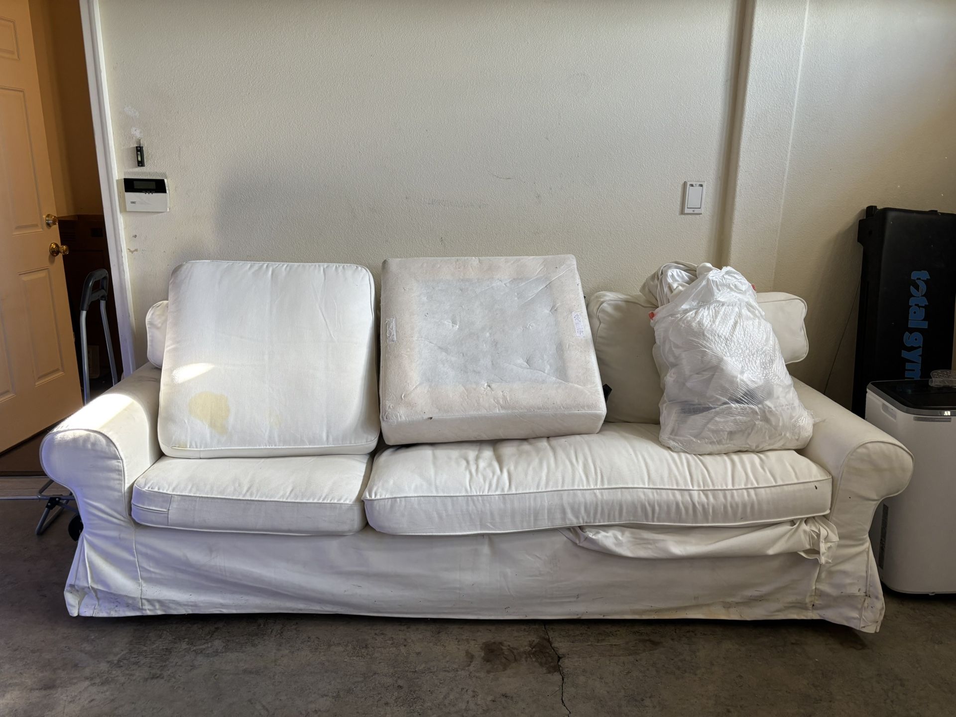 Couch 100