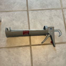 NWT 13” 1 Quart ratchet caulk Gun 