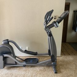 Life fitness E5 Elliptical