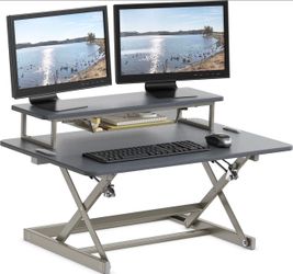 Adjustable standing desk