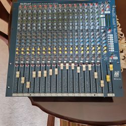 Allen & Heath Mixer