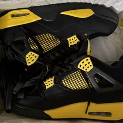 Jordan 4s