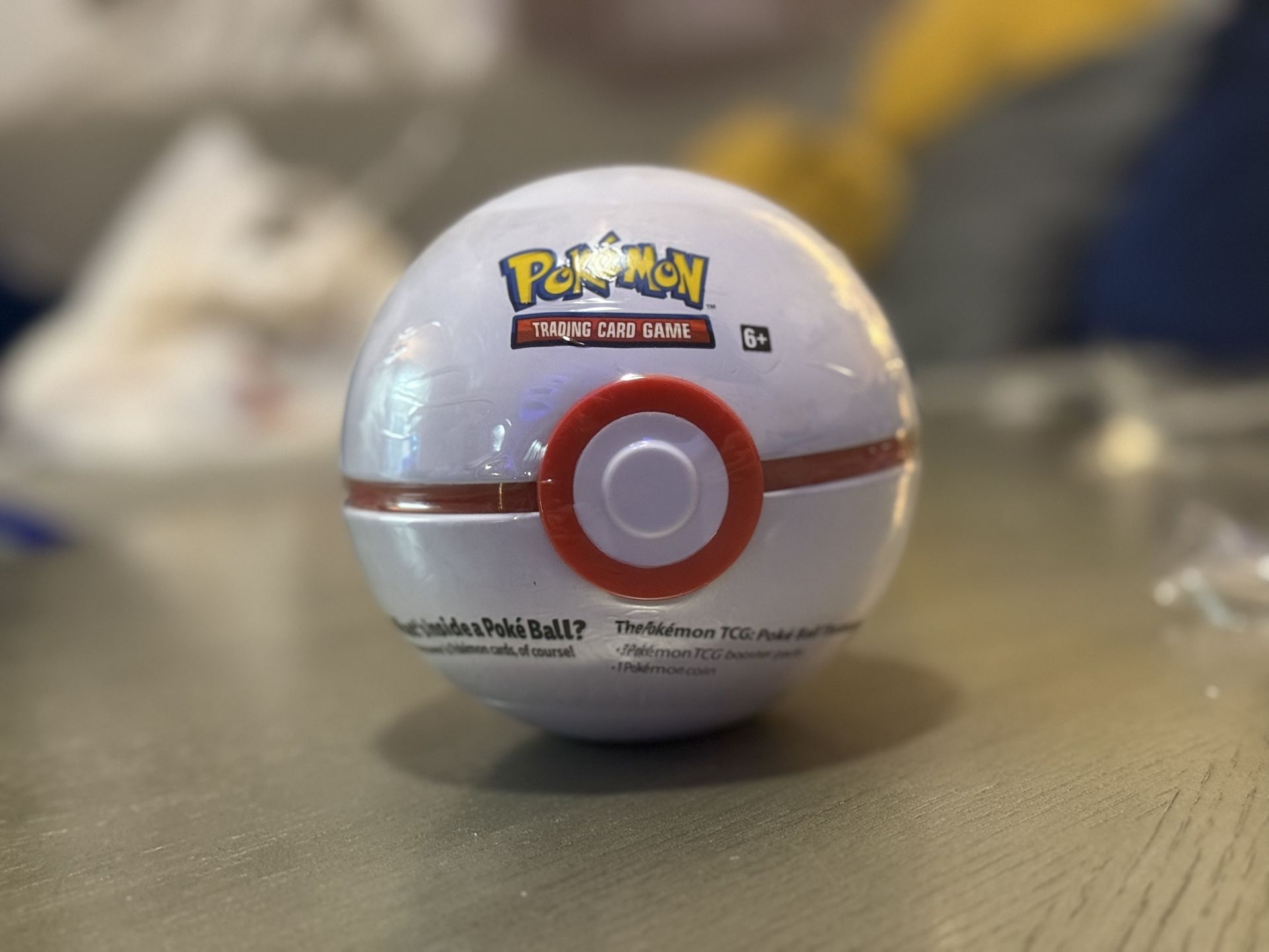 Pokemon - Poke Ball Tin (D21) Premier Ball - Cosmic Eclipse Guaranteed