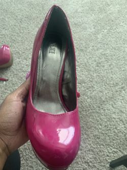 Raspberry colored-heels size 7