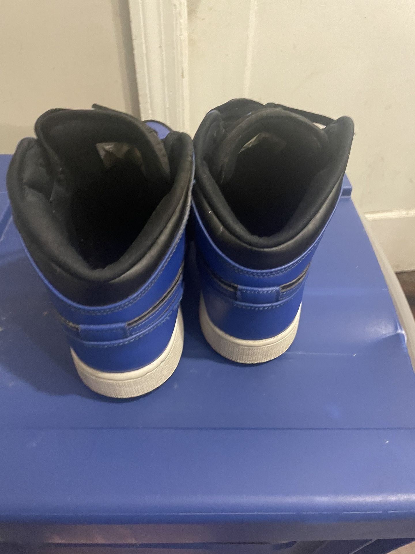 Air Jordan 1 Mid Royal Blue