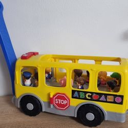 Fisher-Price Little People Toddler Learning Toy Yellow Bus Musical Pull-Along 