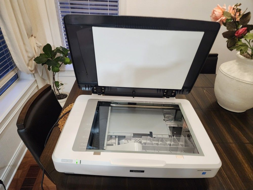 Epson 12000XL Model J331B Graphic Arts 2400 x 4800 DPI Scanner