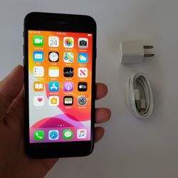 iPhone 7 - UNLOCKED - Like New