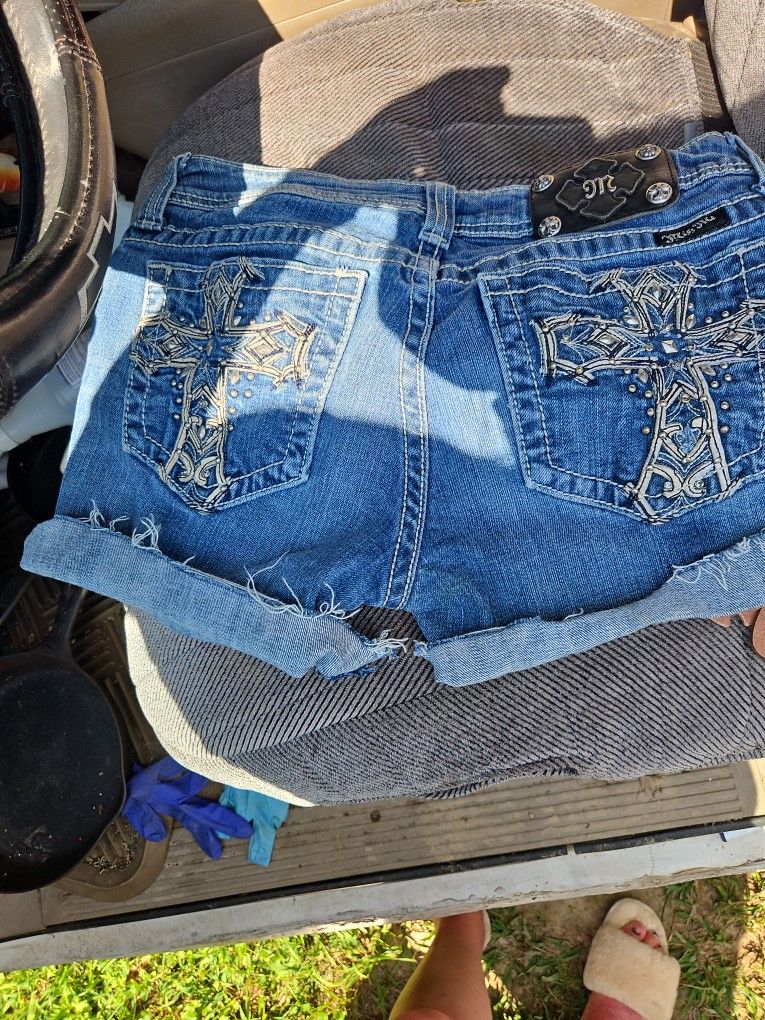 Miss Me Shorts SIZE 30