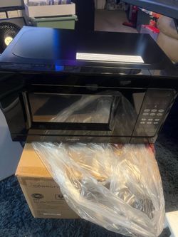 Black 0.7 cu. ft. Countertop microwave
