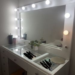 Extra Large Beautiful Vanity with Clear Top