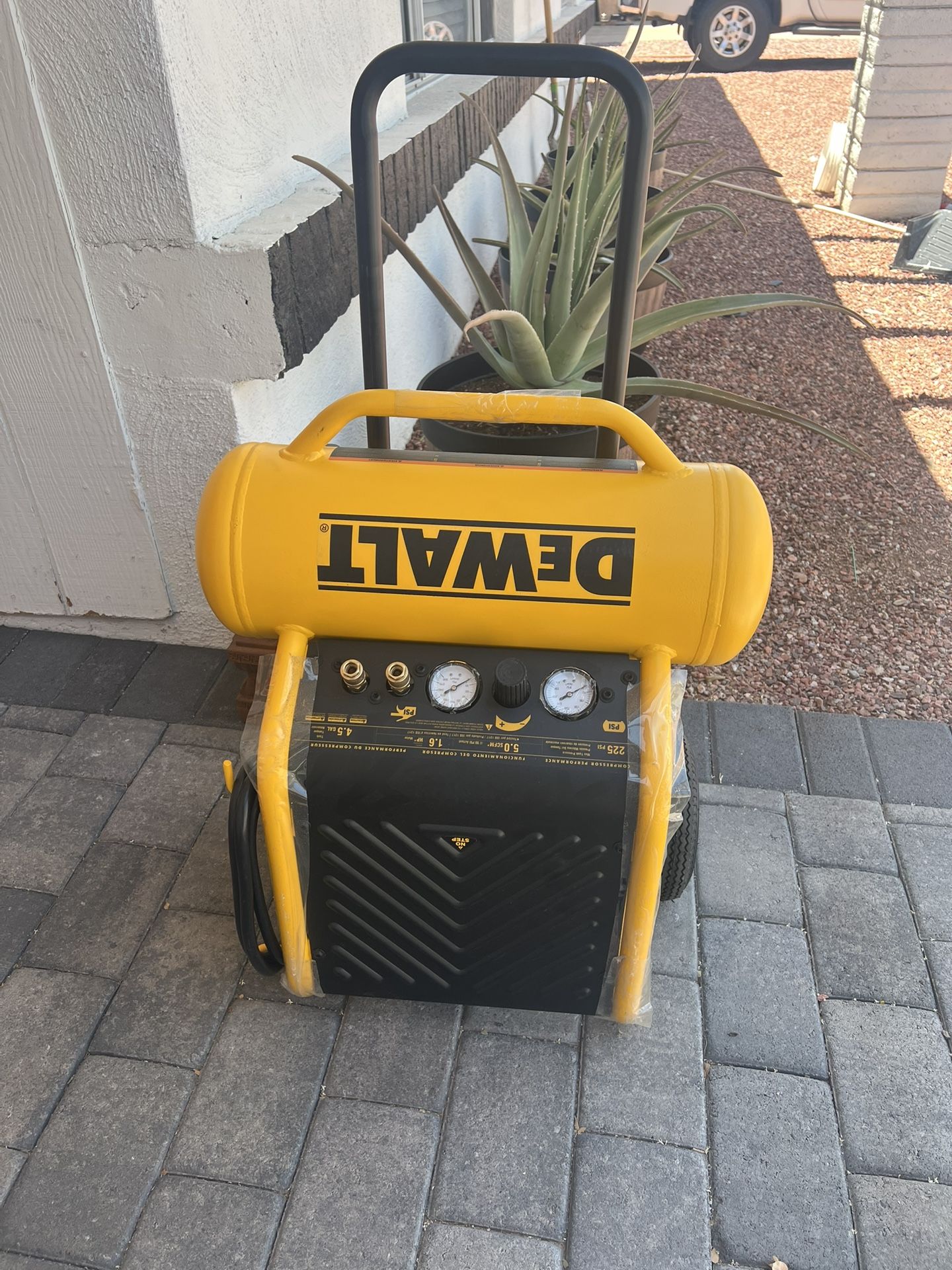 DEWALT 4.5 Gal. Portable Electric Air Compressor $220 BRAND NEW PRICE FIRM OK