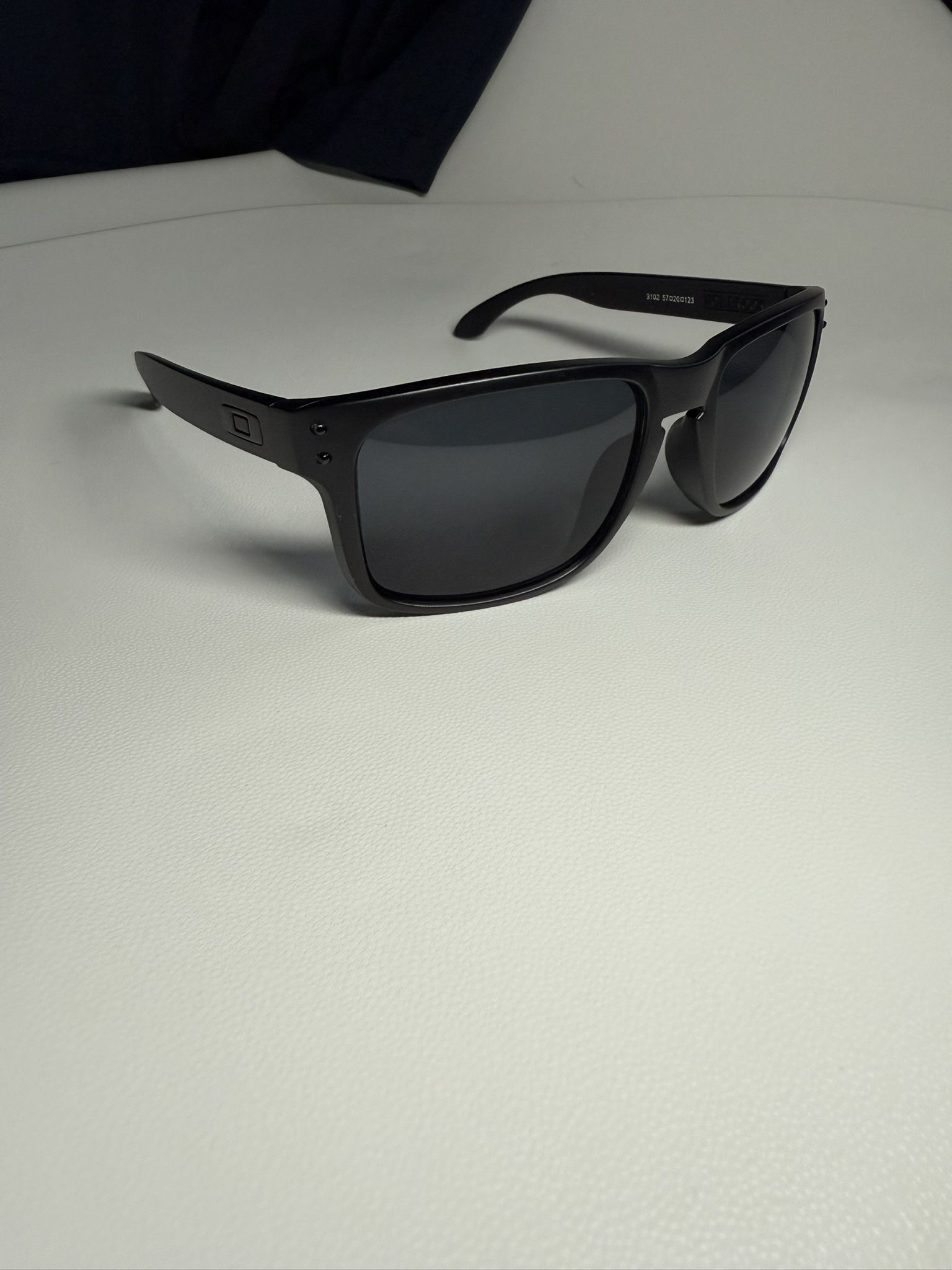 Sunglasses NEW $20 Women Men