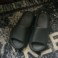 Yeezy Slides (no Box) Sz 9