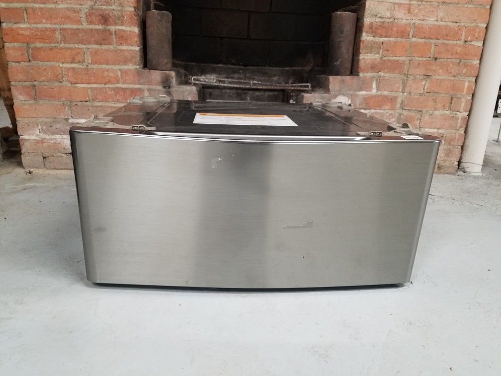 Lg 29 " pedestal. Model WDP5V for Sale in Windsor, CT OfferUp