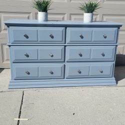 BEAUTIFUL GRAY BLUE 6 DRAWERS  DRESSER IN GREAT https://offerup.com/redirect/?o=U0hBUEUuTElLRQ== NEW ROLLING DRAWERS 62X20X36 SILVER KNOBS