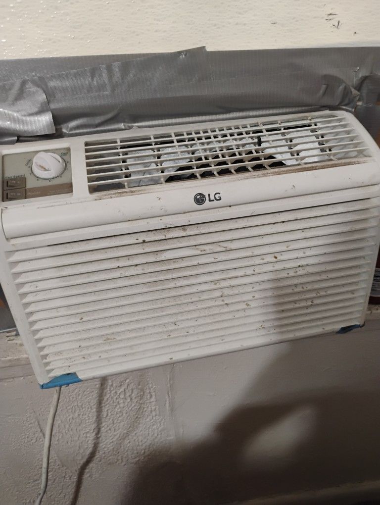 AIR CONDITIONER
