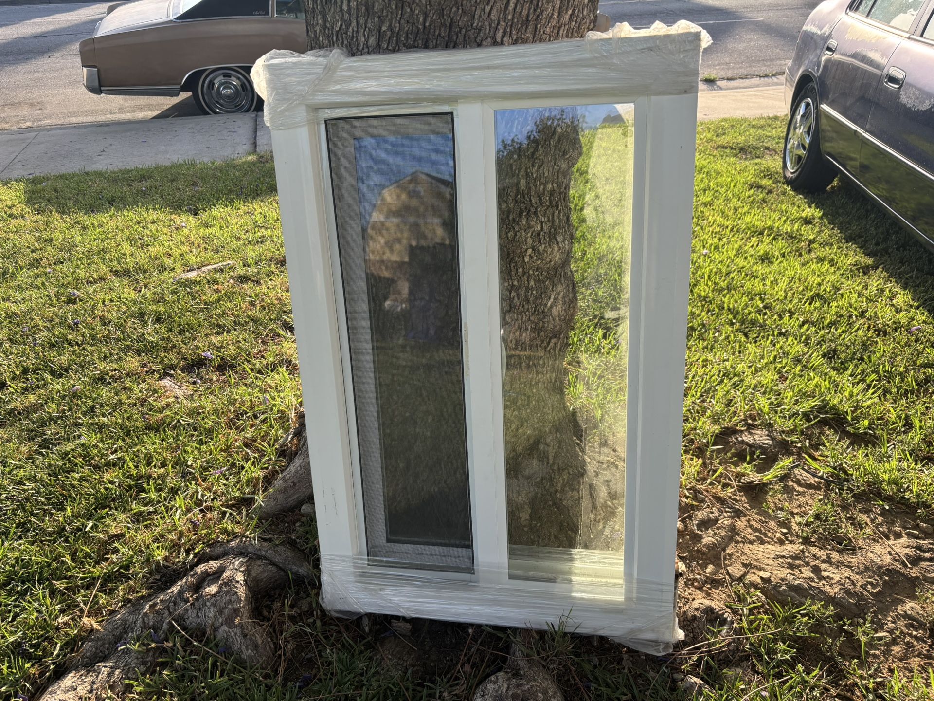 Vinyl Window With Screen 21 X 34 New