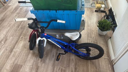 Specialized Hotrock 16-inch child’s bike