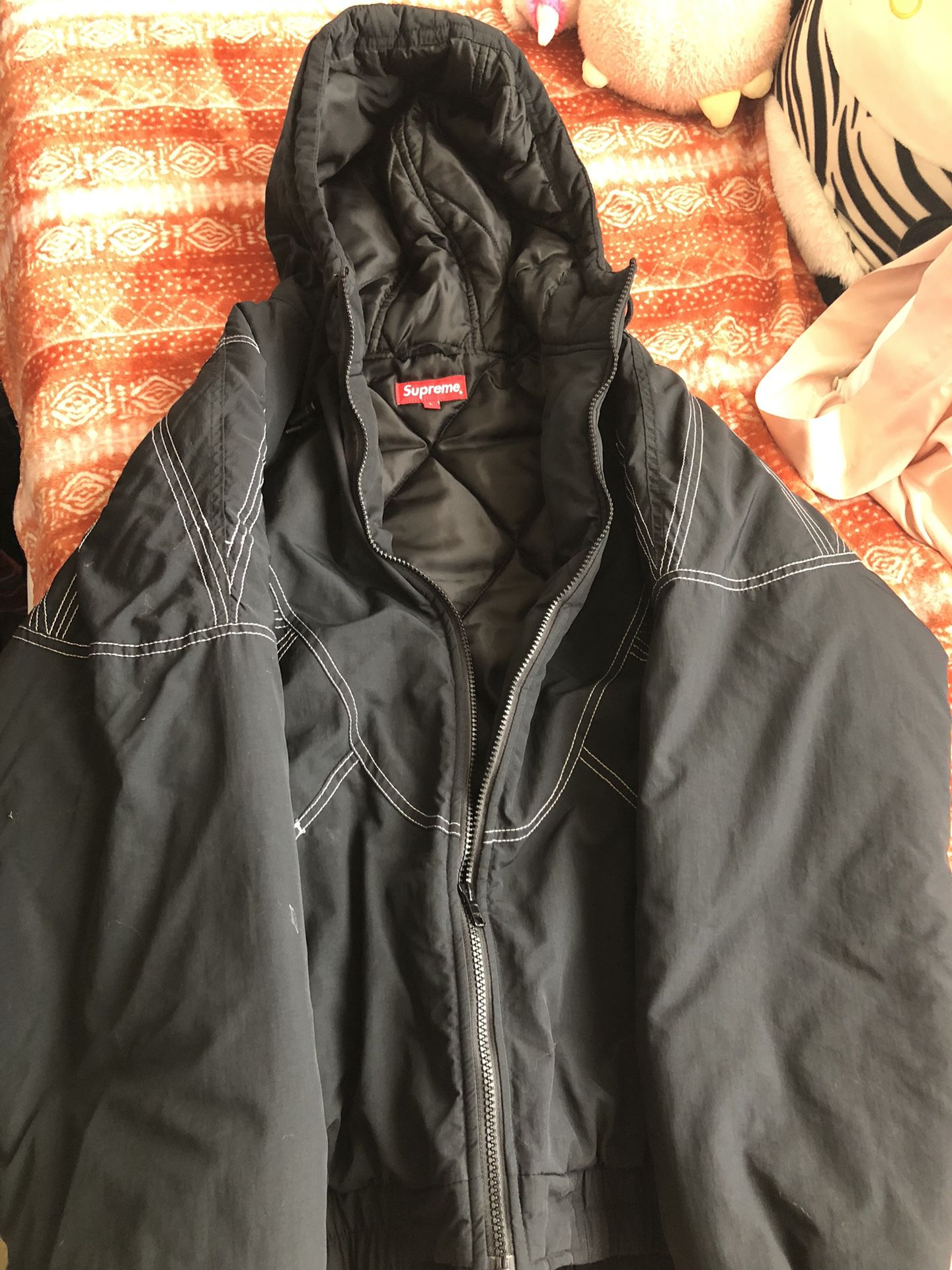 supreme zig zag stitch puffer jacket for Sale in Salinas, CA - OfferUp