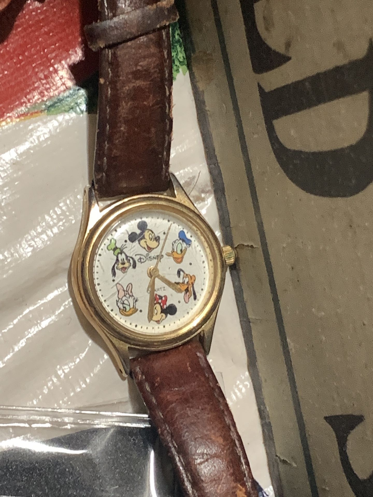Vintage Disney Parks Character Donald Mickey Pluto Minnie Daisy Goofy Watch Japan Movement