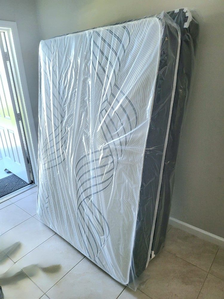 NEW QUEEN-SIZE MATTRESS AND BOX SPRING
