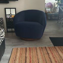Navy  Swivel chair