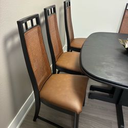 Dinning table with 4 chair