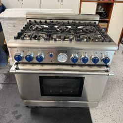 Like New 38” Thermador Professional All Gas Range 