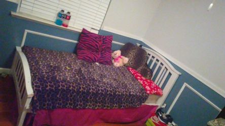 Twin bed for sale with mattress