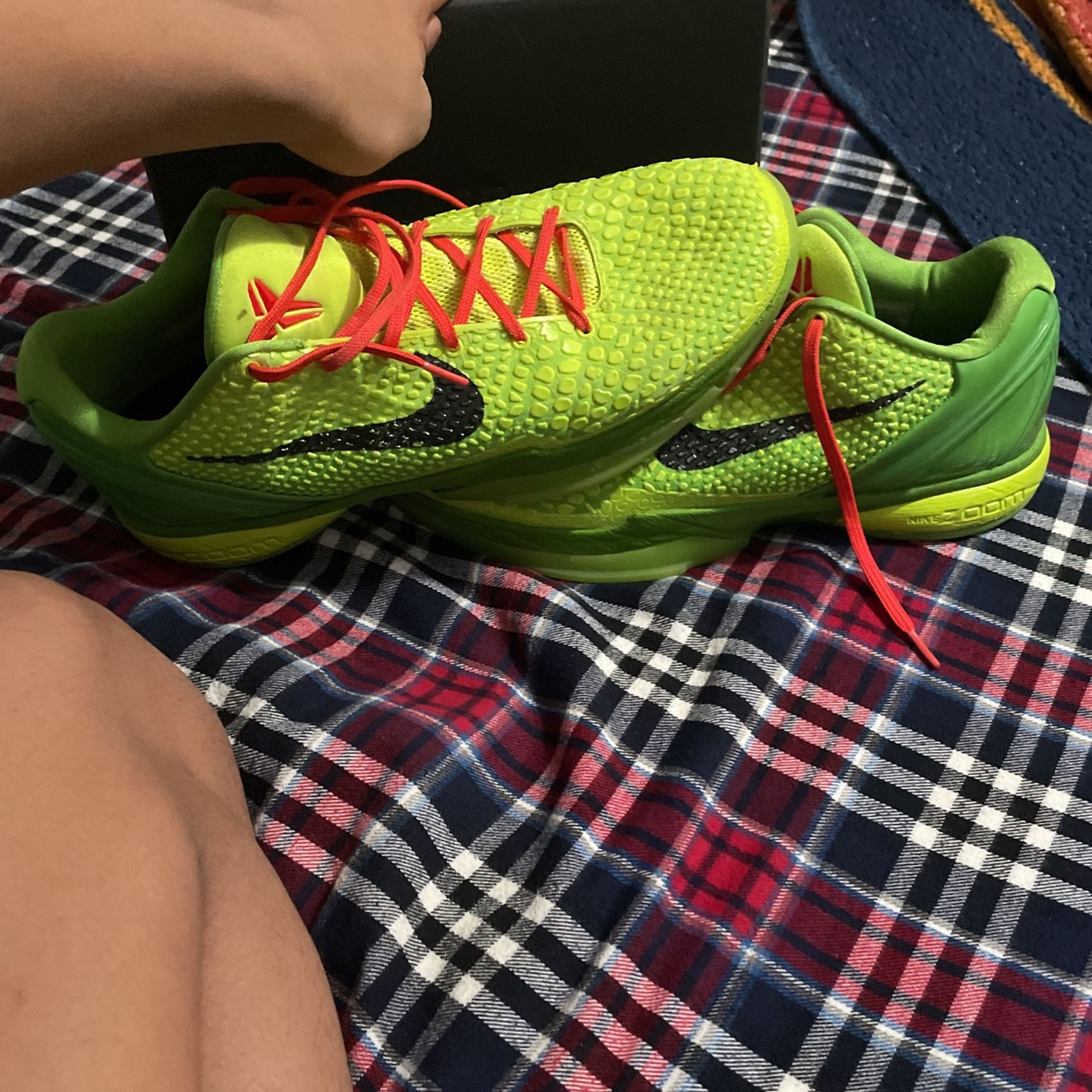 Kobe Grinches MINIMAL DAMAGE PROTRO 2010 Edition