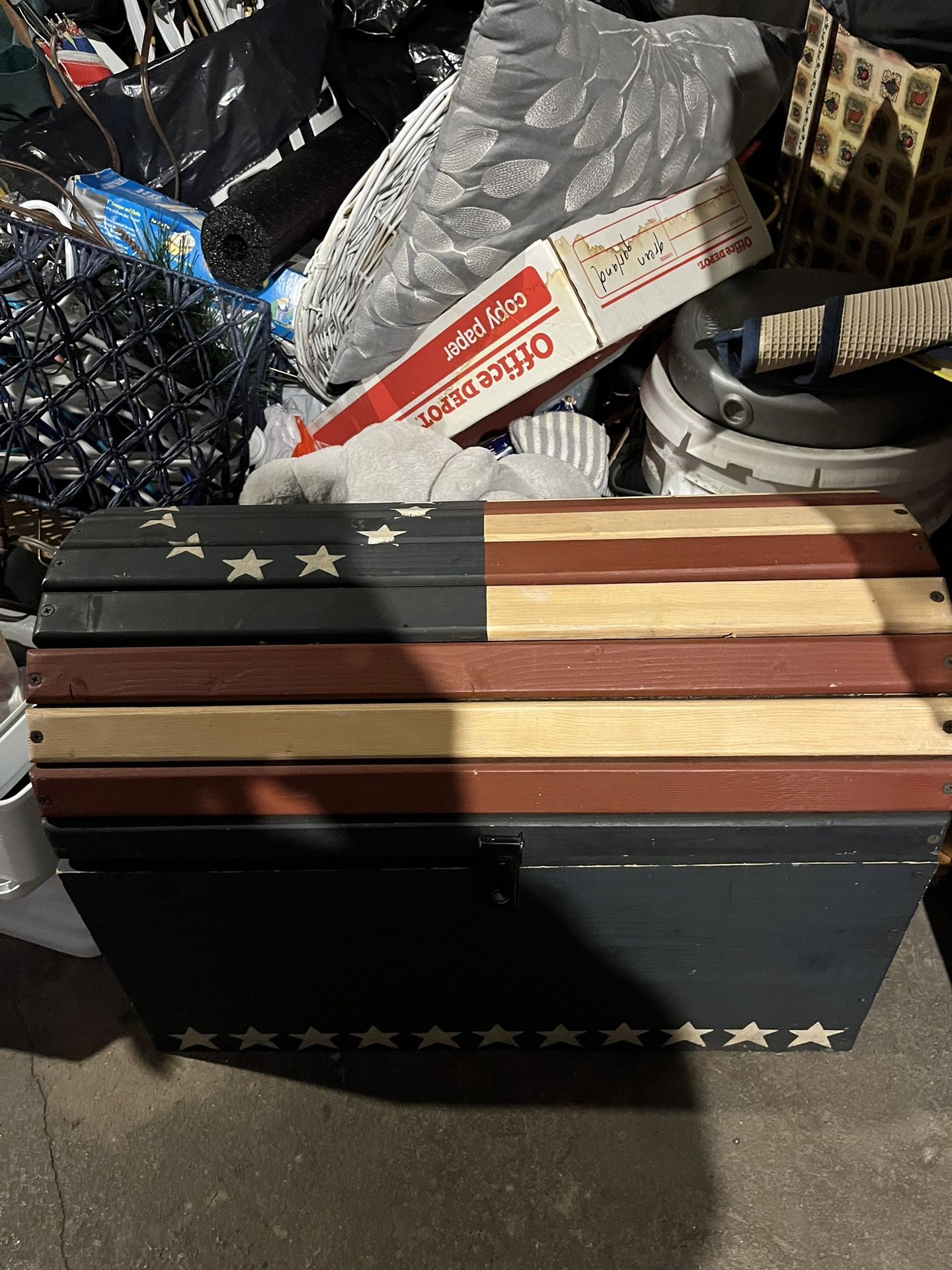 USA Chest