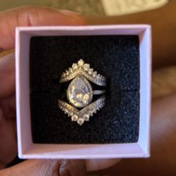 Never Worn Pretty 3 Part Pandora Ring 