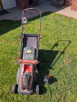 Battery lawnmower