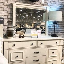 Jennily Bedroom Set Queen or King Bed Dresser Nightstand and Mirror Finance and Delivery Available 