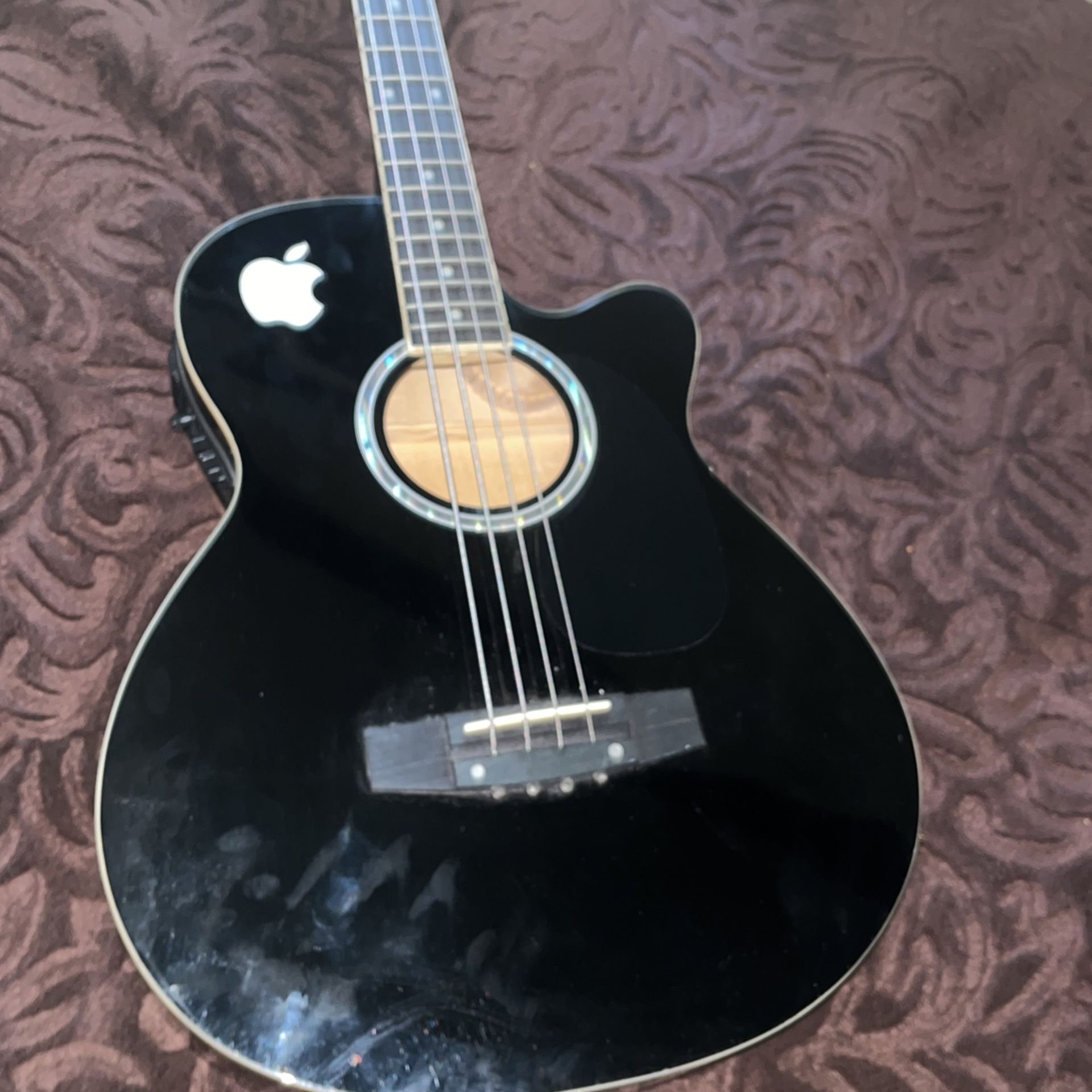 Bass guitar/ Bajoloche