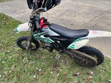 Dirt Bike—SYXMOTO