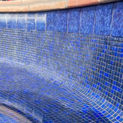 Pool tile clean