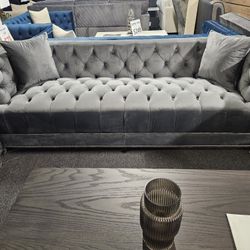 Brand New Tufted Velvet Modern Sofa With 2 Accent Pillows