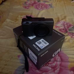 Ricoh GR IIIx Urban Edition 