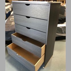 5 drawers dresser / Five drawers dresser