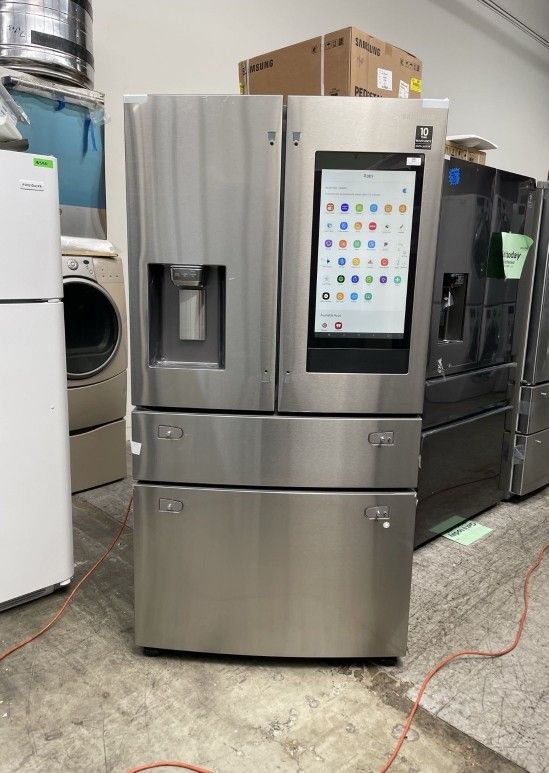 SAMSUNG FAMILY HUB 4 DOOR FRENCH DOOR REFRIGERATOR 3J