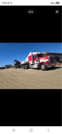 Peterbilt Semi Truck