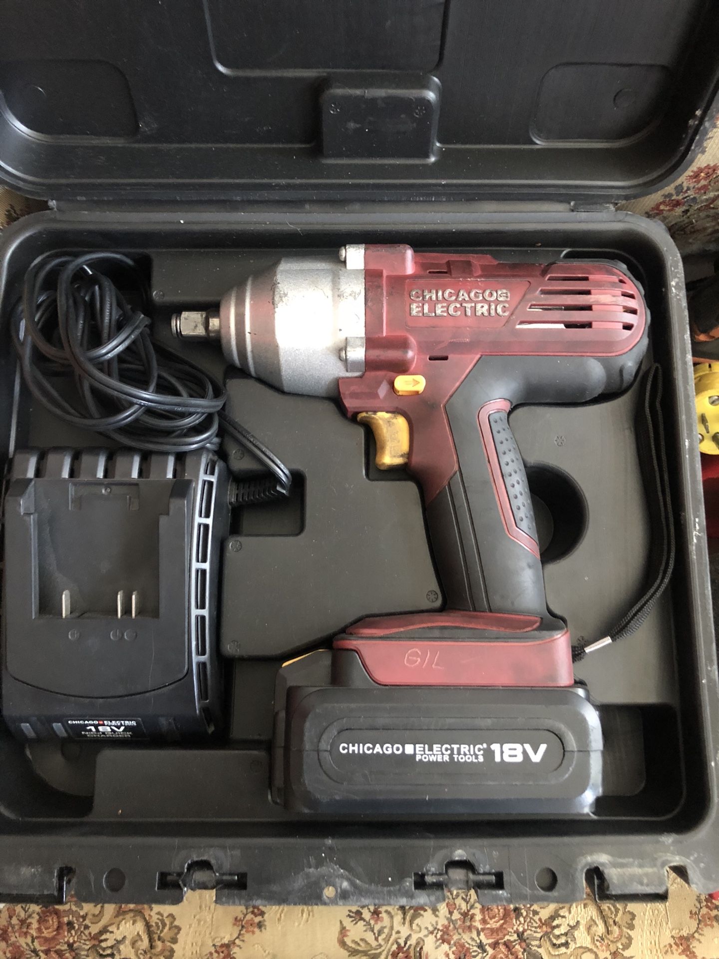 Chicago electric 18v 1/2 impact wrench en buenas condiciones $120