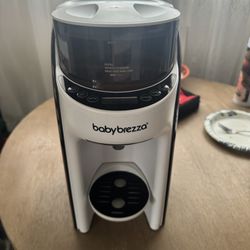 Baby Brezza Formula Pro