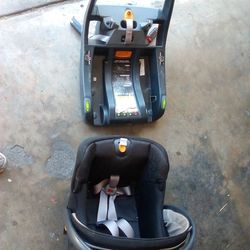 Chicco KeyFit 35 like new