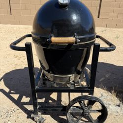 Goldens’ Cast Iron Kamado Grill